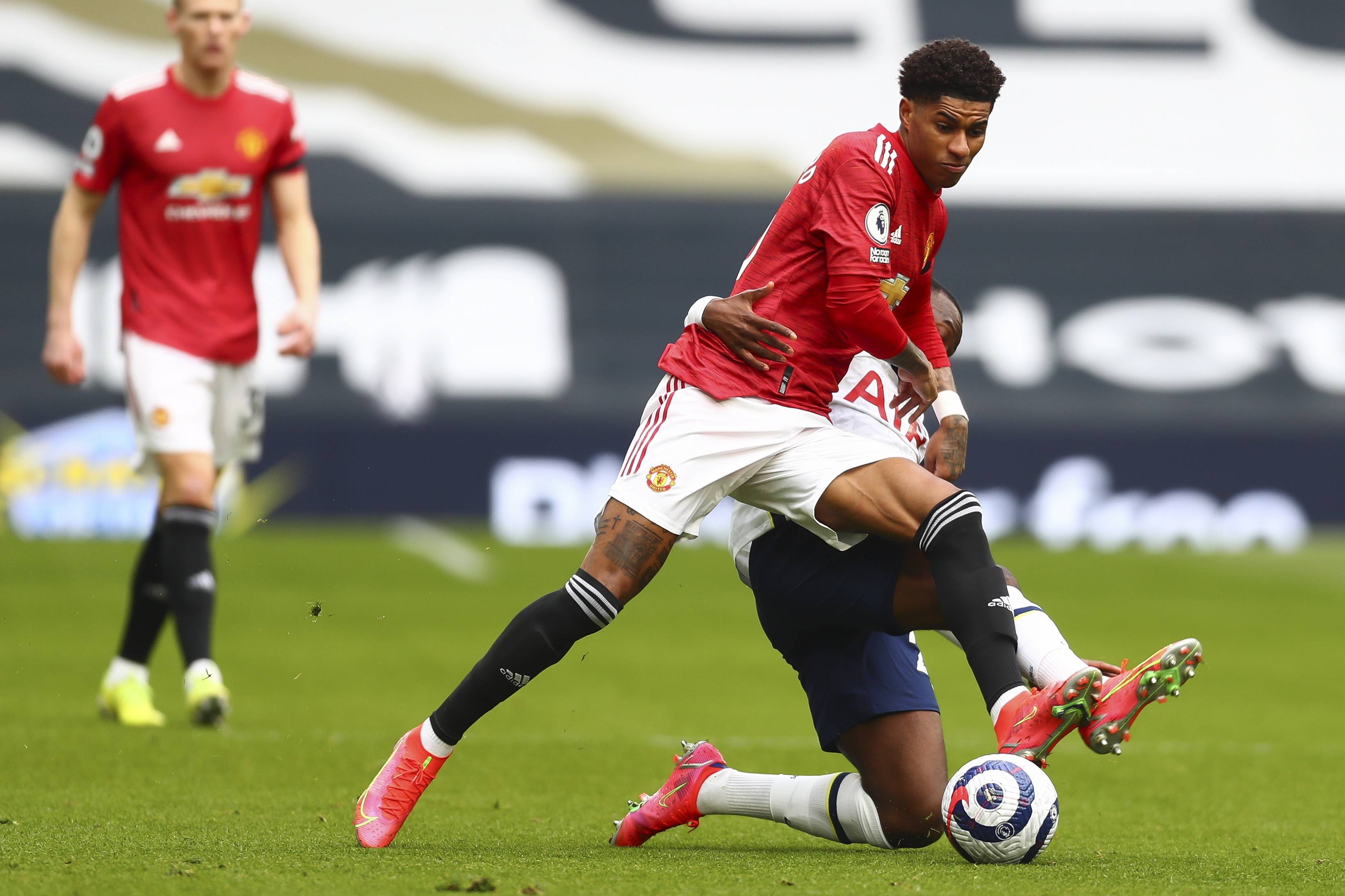 而且在球队 而且在球队