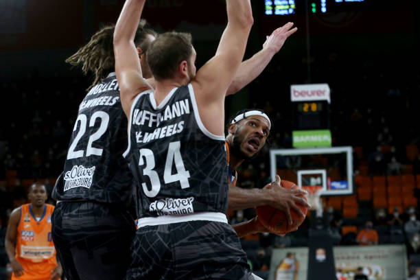 他在诺维奇 他在诺维奇